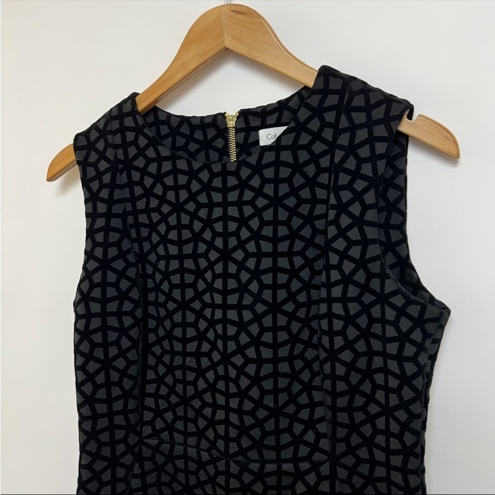 Calvin Klein Black Velvet Sheath Dress Knee Length Sleeveless Cocktail US 8 - Picture 2 of 8